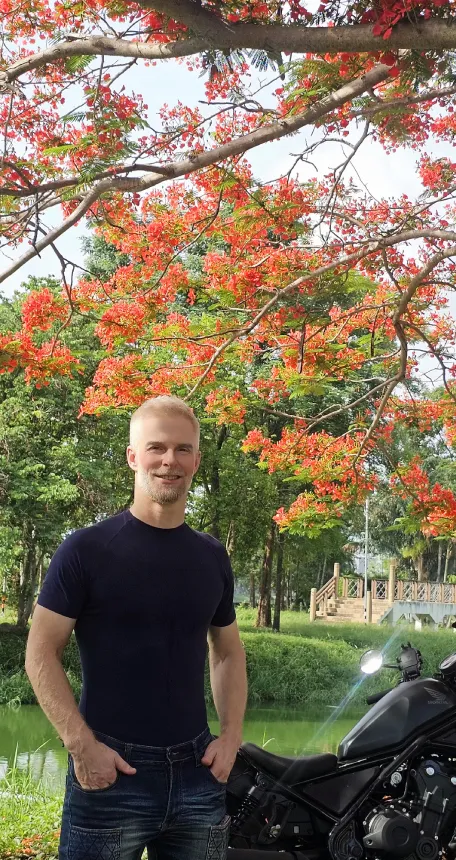 Jon enjoying new life in Thailand.